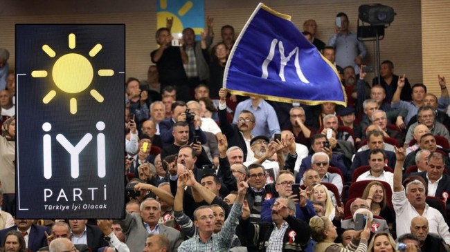 İYİ Parti'nin Açılış Töreni Adeta Miting Gibi Düzenlendi .