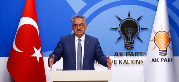 Cumhurbaşkanlığı adaylığı için 100 bin imza düzenlemesiyle ilgili YSK’ya başvuracakla